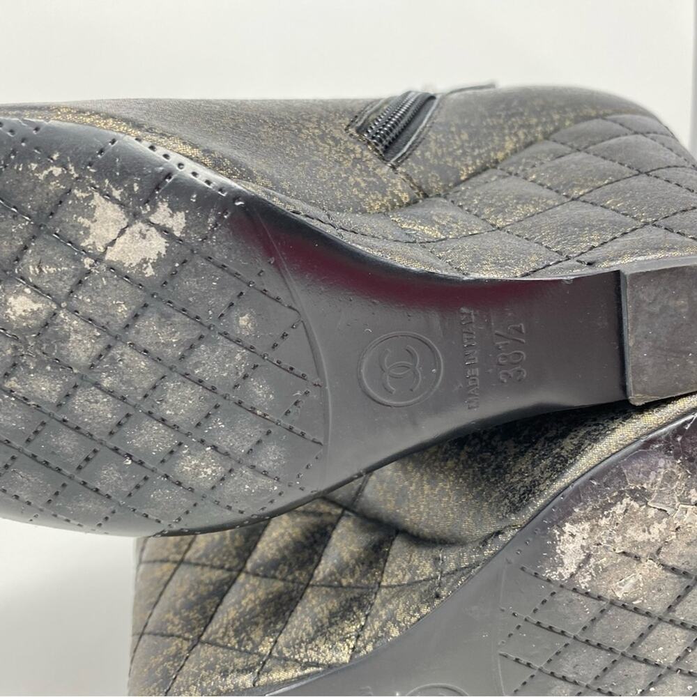 ARCHIVAL Chanel 16S Black Gold Metallic Quilted Wedge Peep Toe Boots 38.5 - Picture 14 of 15